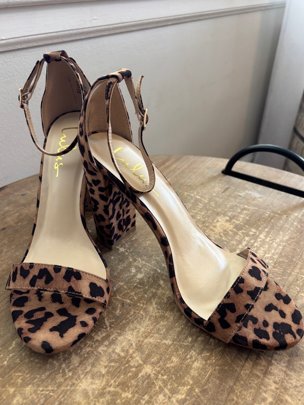 Lulu’s Leopard Print Block Heel Sandals – Women’s Size 9 – Never Worn